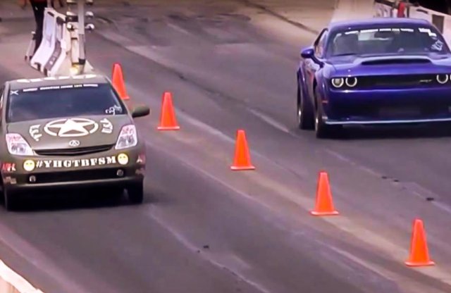 Így aláz Demont a világ legmenőbb Priusa