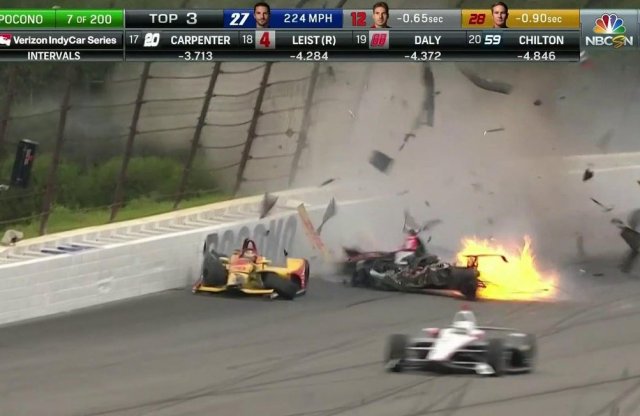 Brutális baleset az IndyCar poconói versenyén