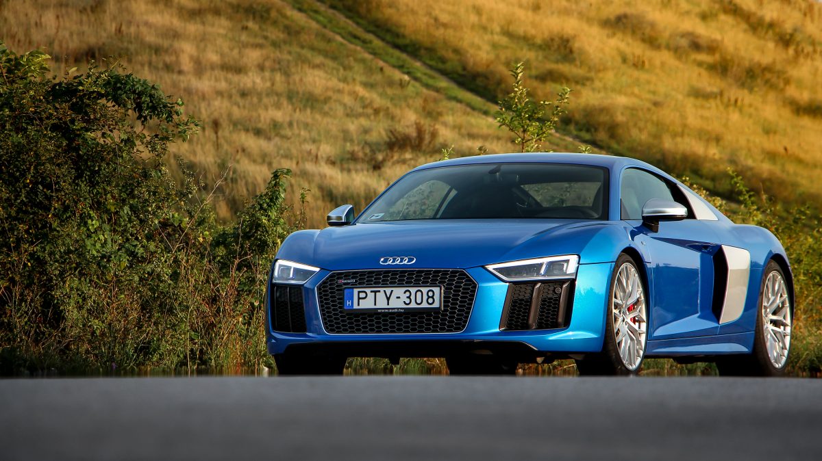 AUDI R8