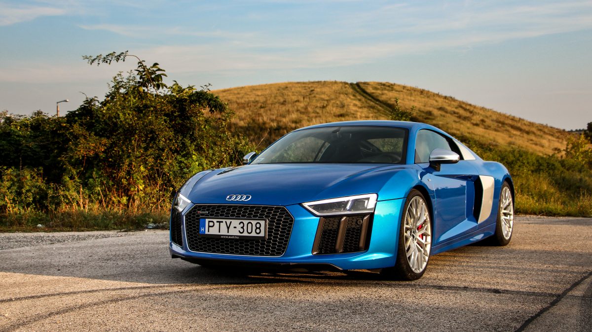 AUDI R8