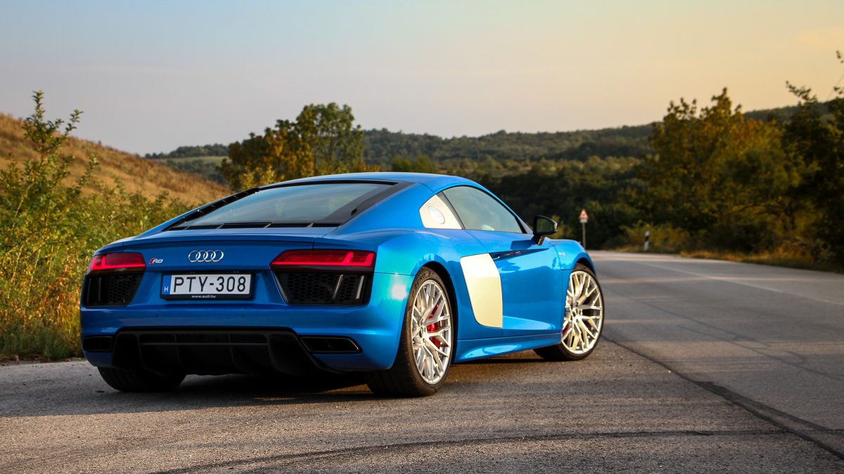 AUDI R8