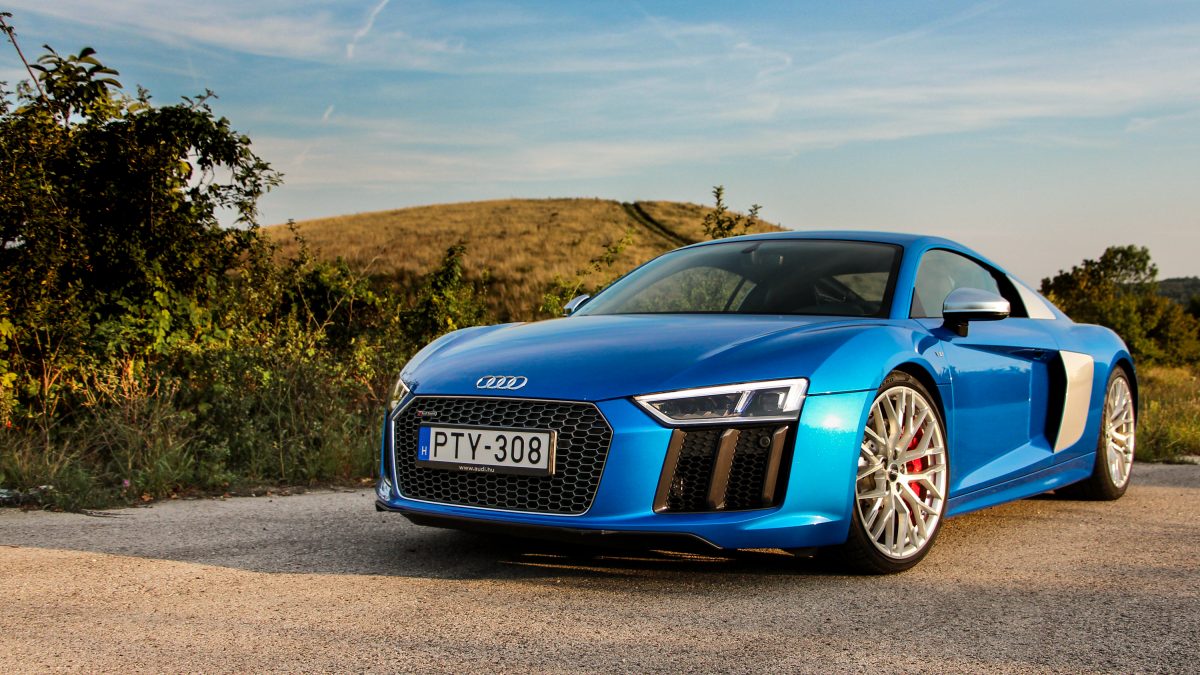 AUDI R8