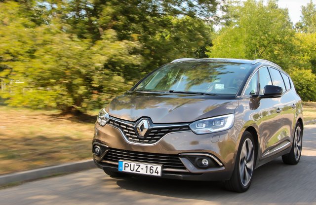 Kis motorral is lehet jó a nagy Scenic, végre!