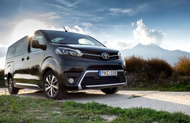Nemzetközi vegyesvágott – Toyota Proace VIP