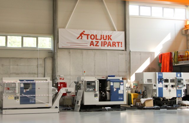 Hazánkban is robotok segíthetnek be az autógyártásba