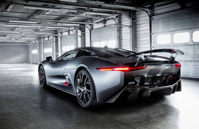 Hibrid, középmotoros sportautó a Jaguártól? Jöhet a J-Type