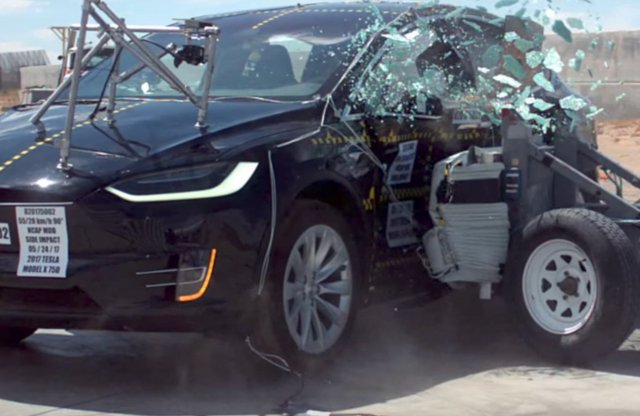 Nézd meg, hogyan törik a Tesla Model 3!