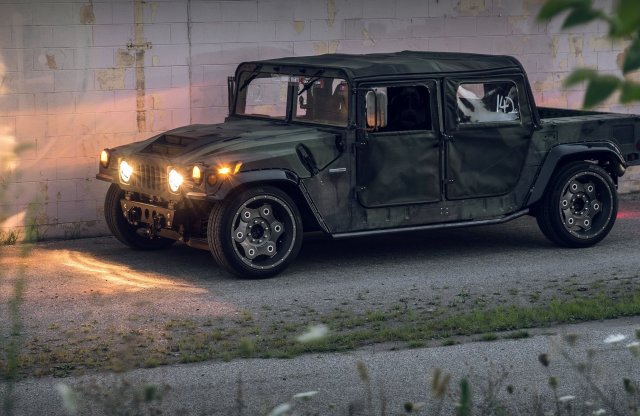 Harckocsival a pályán