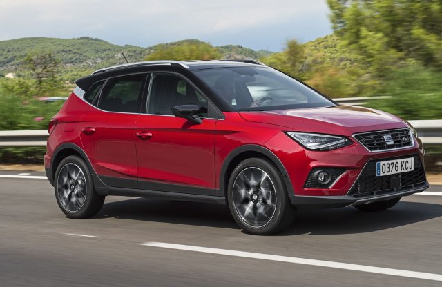 Gázüzemű SEAT Arona érkezik a Párizsi Autószalonon