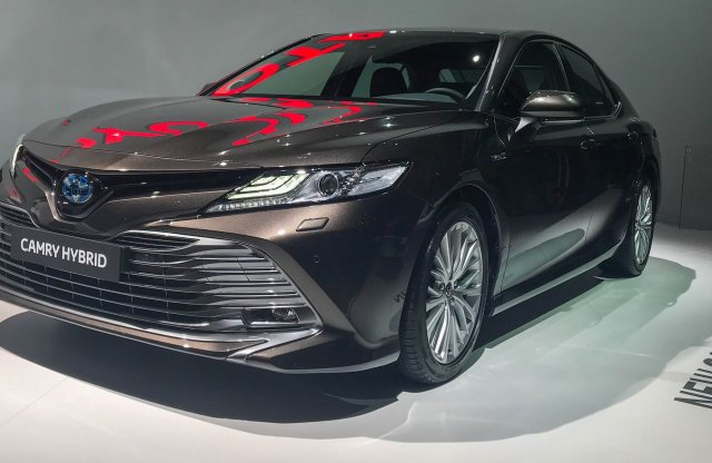 A flottapiacra tör az új Toyota Camry