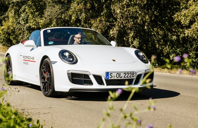 Itt mindenből sportautót csinálnak? - A Porschénél? Mindenből!