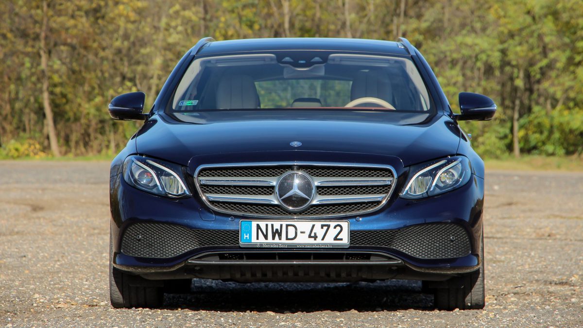 MERCEDES-BENZ E-OSZTÁLY