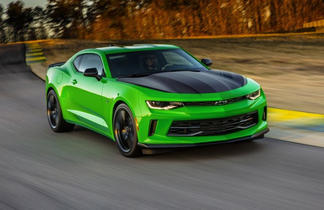 Hibrid erőforrást kap a Camaro is