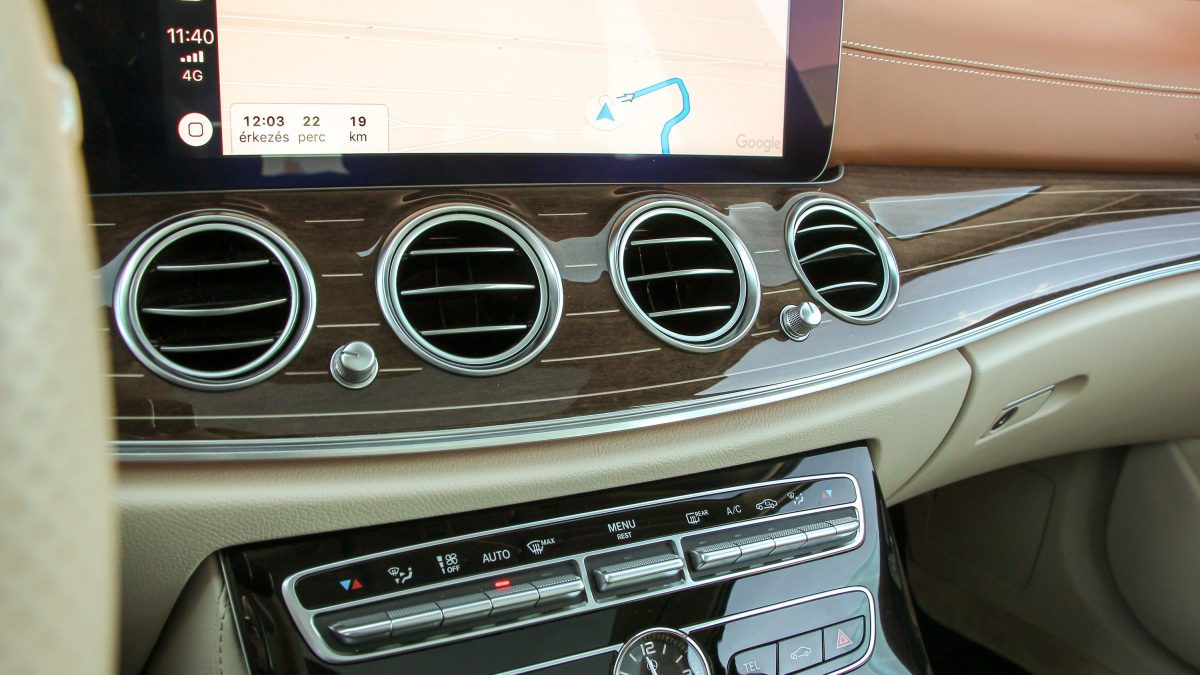 MERCEDES-BENZ E-OSZTÁLY