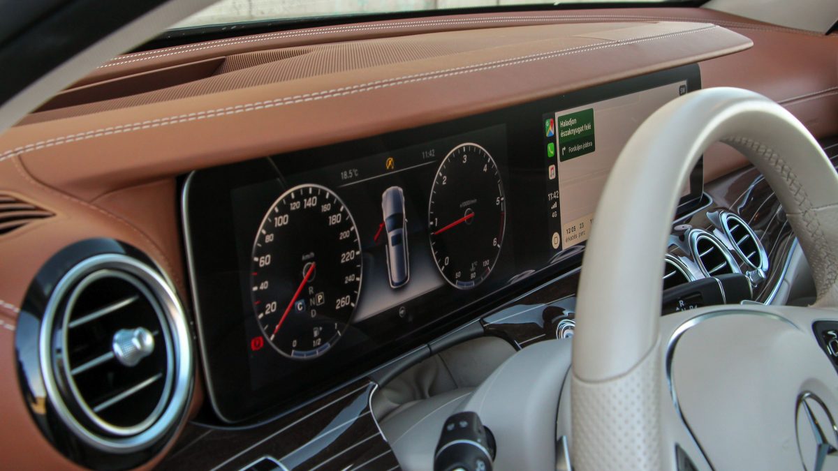 MERCEDES-BENZ E-OSZTÁLY