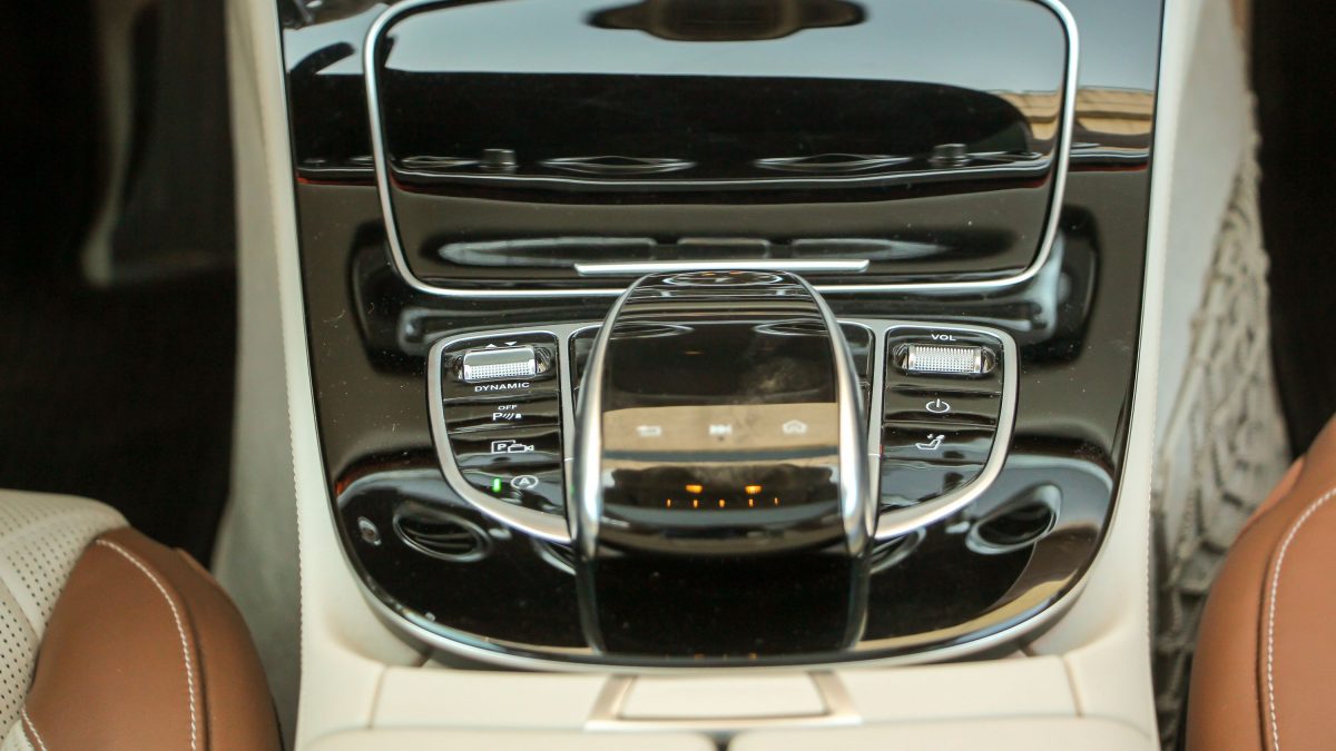 MERCEDES-BENZ E-OSZTÁLY