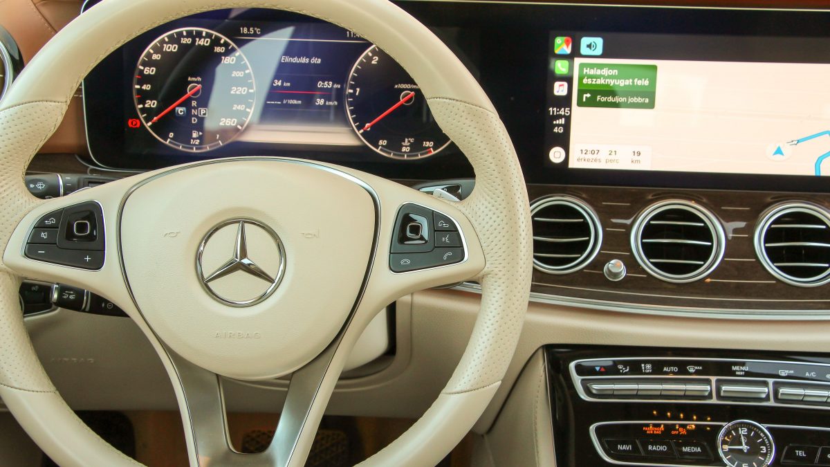 MERCEDES-BENZ E-OSZTÁLY