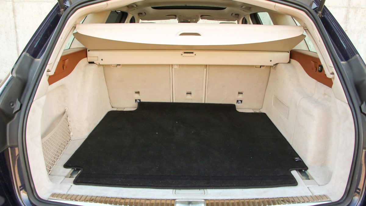 MERCEDES-BENZ E-OSZTÁLY