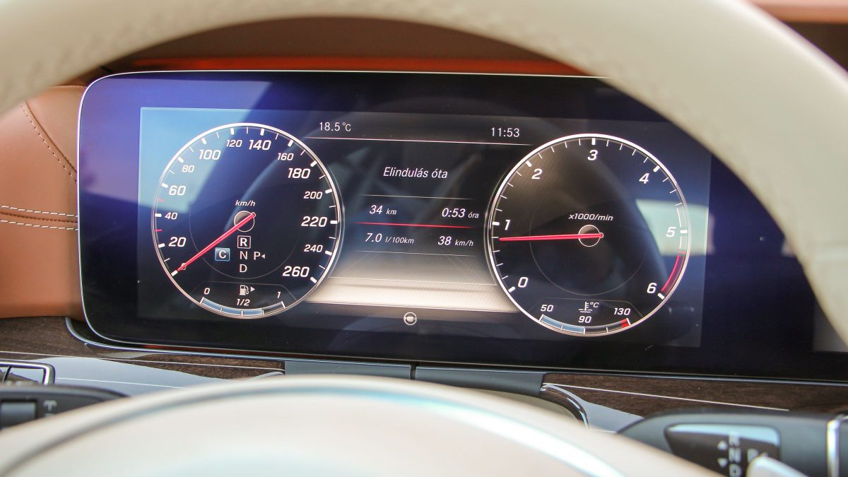 MERCEDES-BENZ E-OSZTÁLY