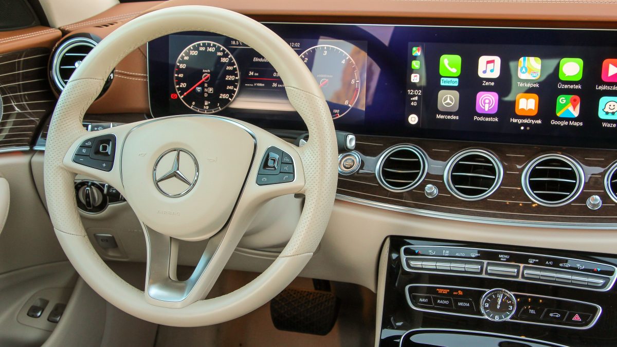 MERCEDES-BENZ E-OSZTÁLY