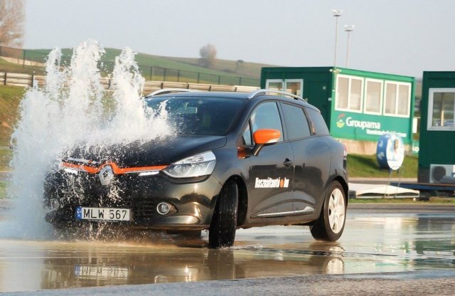 Sok-sok pénz kell a jogosítványhoz