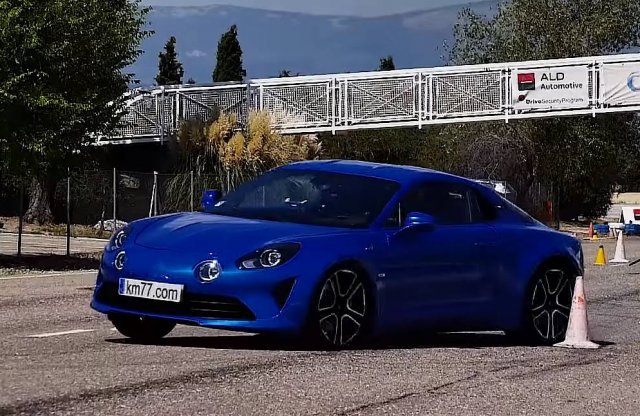 Alpine-nal ne próbálj meg kikerülni egy rénszarvast