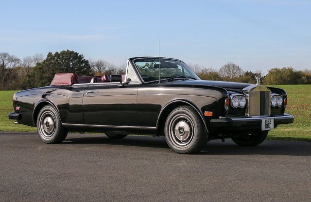 Most bárki lecsaphat Frank Sinatra Rolls-Royce-jára!