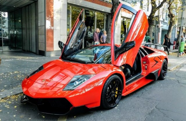 Elképesztően ritka sportkocsit fotóztak Budapesten