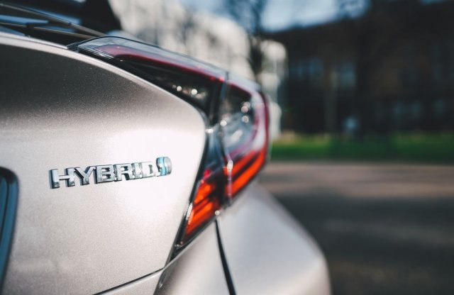 Bajban a versenytársak: a Toyota az autóipar túlélője?