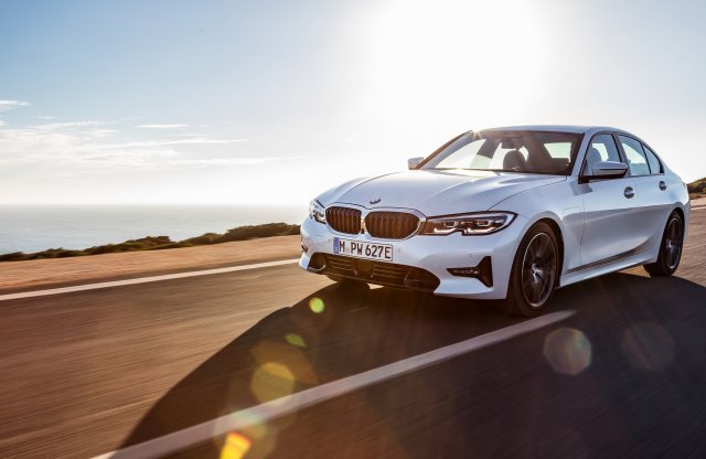 60 kilométeres elektromos hatótávval érkezett az új 3-as BMW