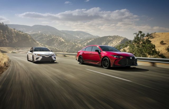 Utcai versenyautók érkeztek a Toyota műhelyéből!