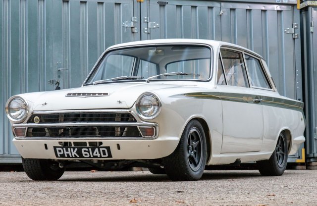 Januárban egy 1966-os Lotus Cortinára lehet licitálni!