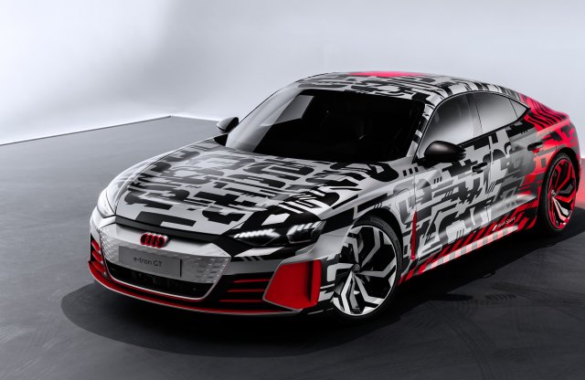 Itt vannak az első fotók az Audi elektromos sportszedánjáról