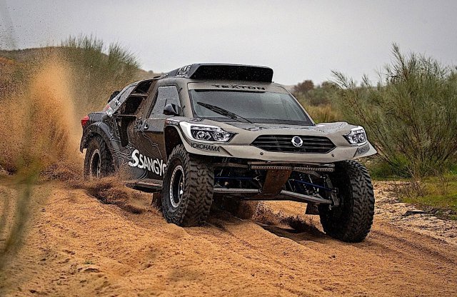 SsangYong menni Dakar! – Itt a Rexton versenyautó