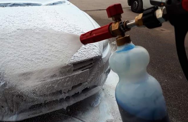 Szereted, ha tiszta az autód? Mutatunk hozzá néhány szert!