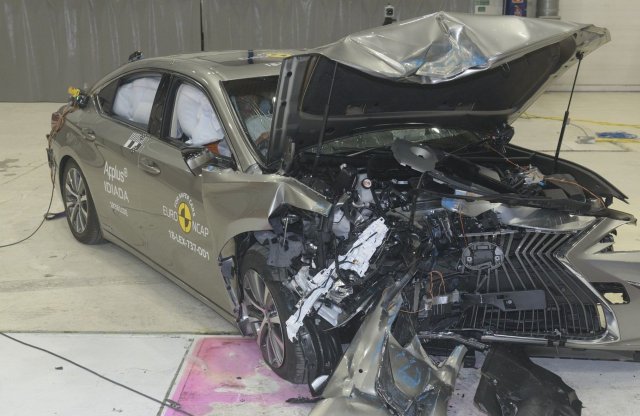 Villanyosított autó a legbiztonságosabbak között