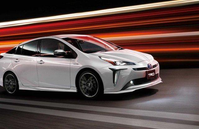 Sportkiegészítőket kapott a Toyota Prius