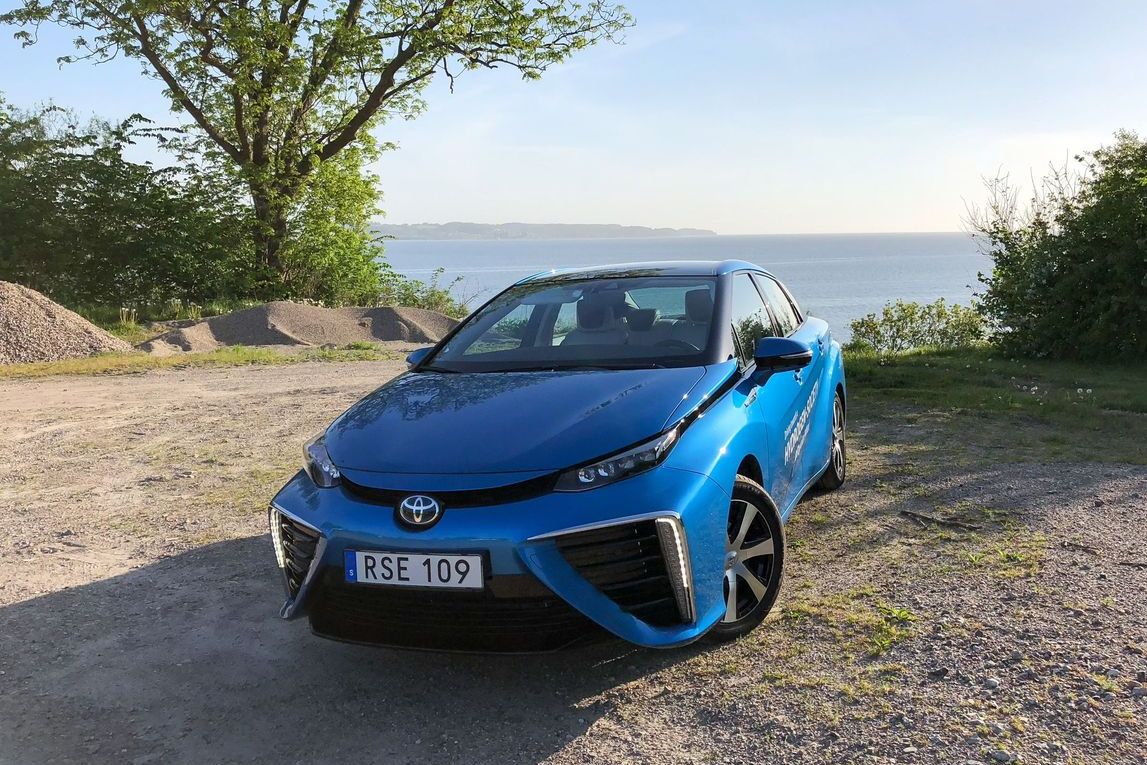 12 millió hibrid után a Toyota még nagyobbat lép