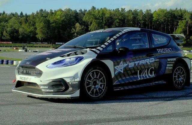 Ez a Ford Fiesta gyorsabb a Tesla Roadsternél is!