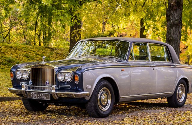 Ilyen autók álltak Freddie Mercury garázsában