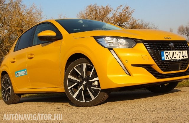 Kisoroszlán nagy karmokkal - Peugeot 208 teszt