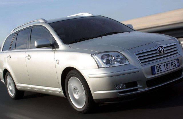 Milyen olajat kapjon egy dízel Avensis?