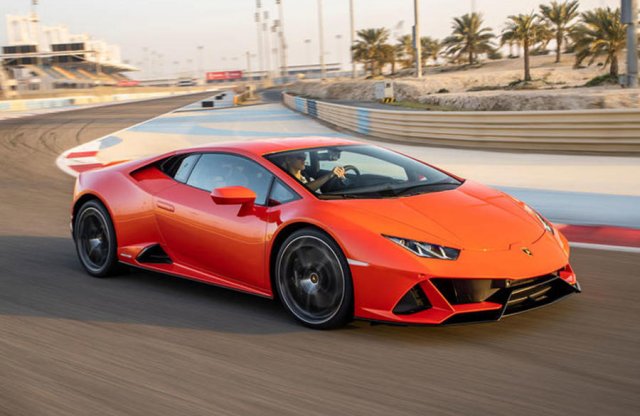 Csajozós verda mellé személyi asszisztens