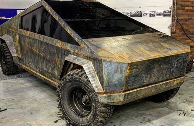 UAZ-ból készült az orosz Tesla Cybertruck