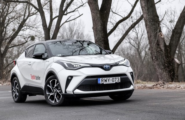 Megérett a formájához – Toyota C-HR 2.0 Hybrid