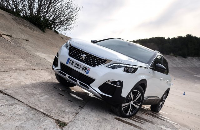 Elkészültek, végre – Kipróbáltuk a plug-in Peugeot-kat