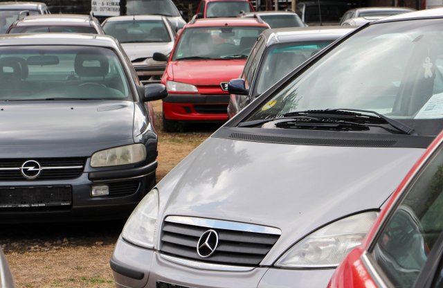 Így vegyél és így NE vegyél autót. Hibridek vs. benzinégetők