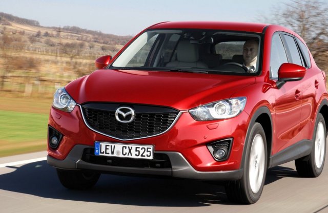 Már 8 éve velünk van a Mazda CX-5 - milyen olaj kell bele?