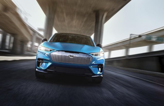 Virtuális valóságban tanulnak a Ford szerelői