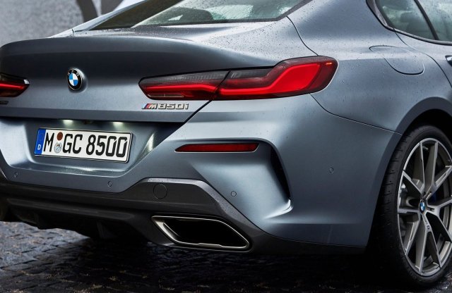 Podcast: V8-asban ültünk, villanyautókról is beszéltünk